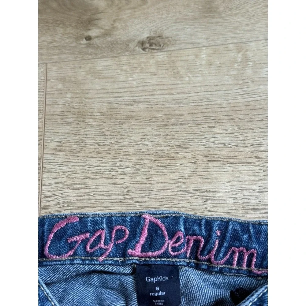 EUC Kids Girls Gap Denim embroidered Y2K Vintage flare jeans hearts size 6